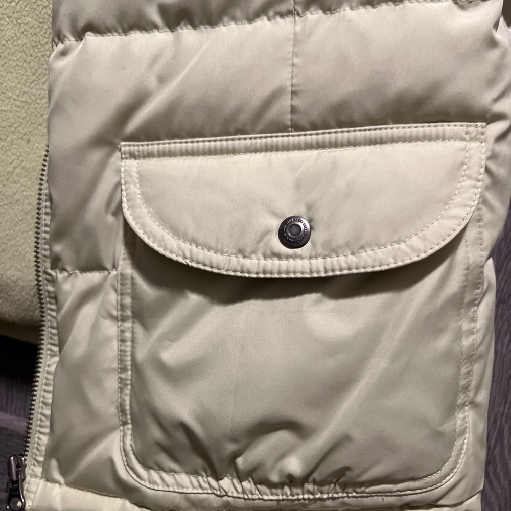 LOFT Pale Green Puffer Vest for Women - Picture 4 of 6